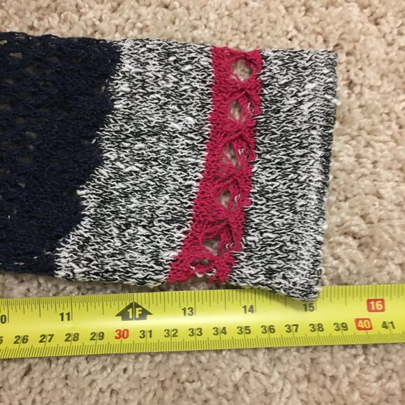 le chateau Grey, Navy and Pink Crochet Tunic Length Slip Over Top - Picture 11 of 11